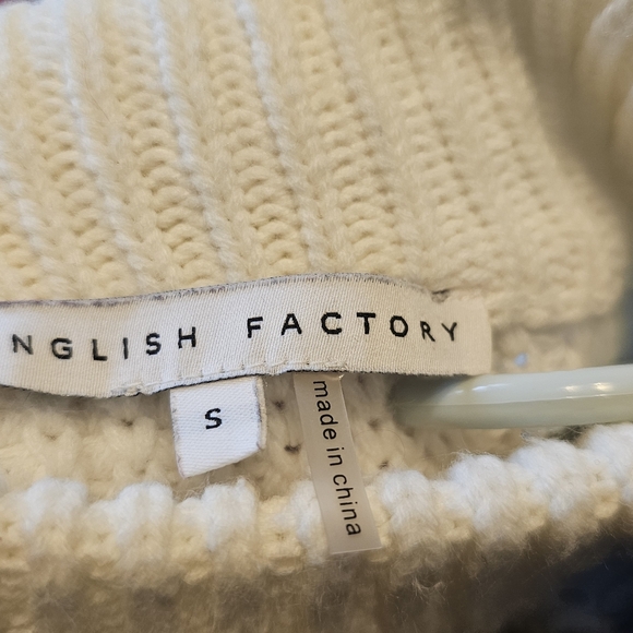 BLK POLKADOT SWEATER! Like new condition - Picture 5 of 5